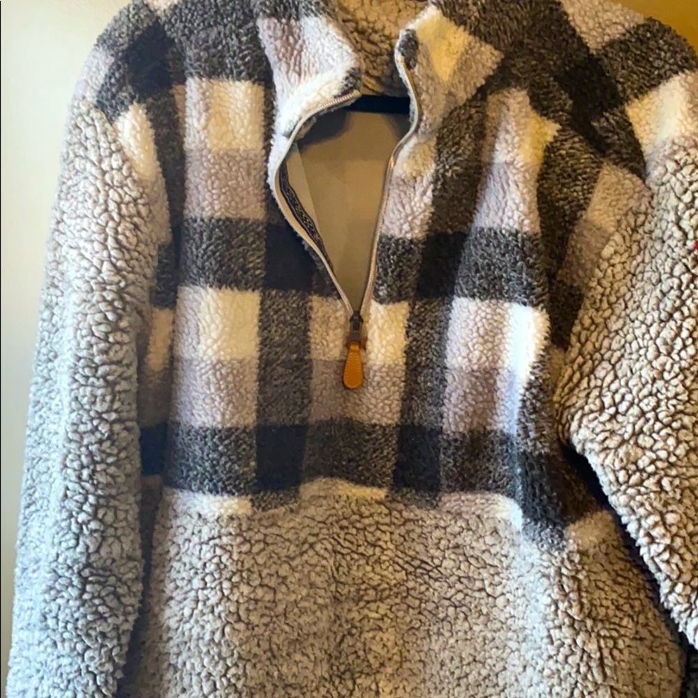 Boutique pullover